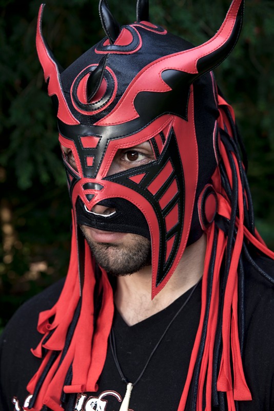 http://www.tomaszfall.ch/files/gimgs/th-9_adrian-rouge_v2.jpg