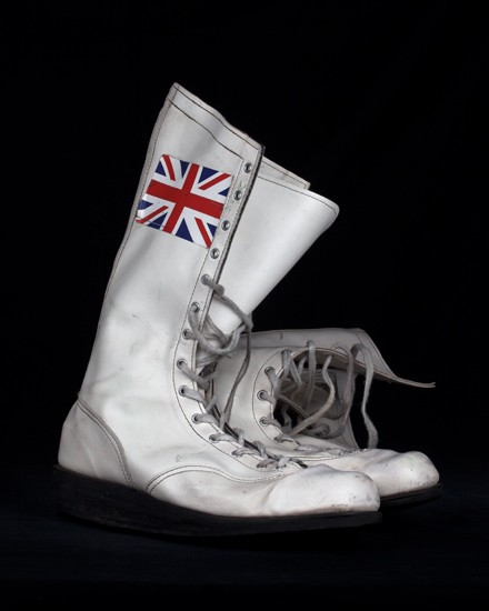 http://www.tomaszfall.ch/files/gimgs/th-9_bottes_v2.jpg