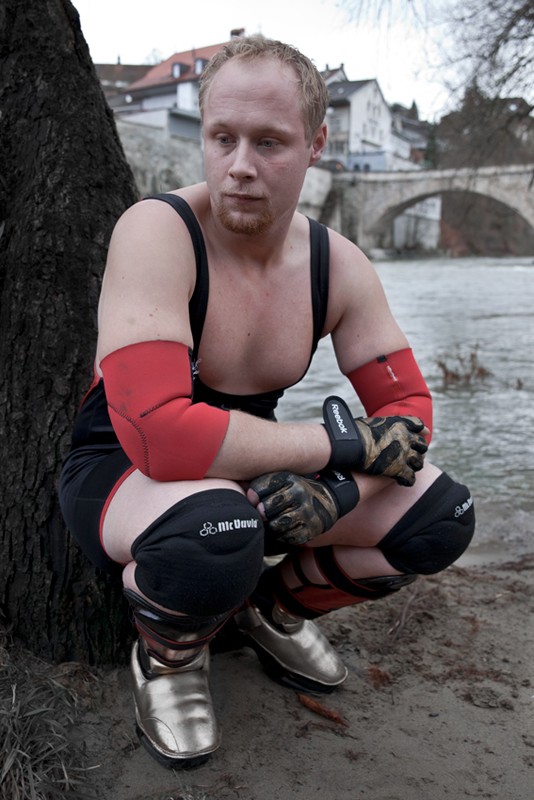 http://www.tomaszfall.ch/files/gimgs/th-9_max_v2.jpg